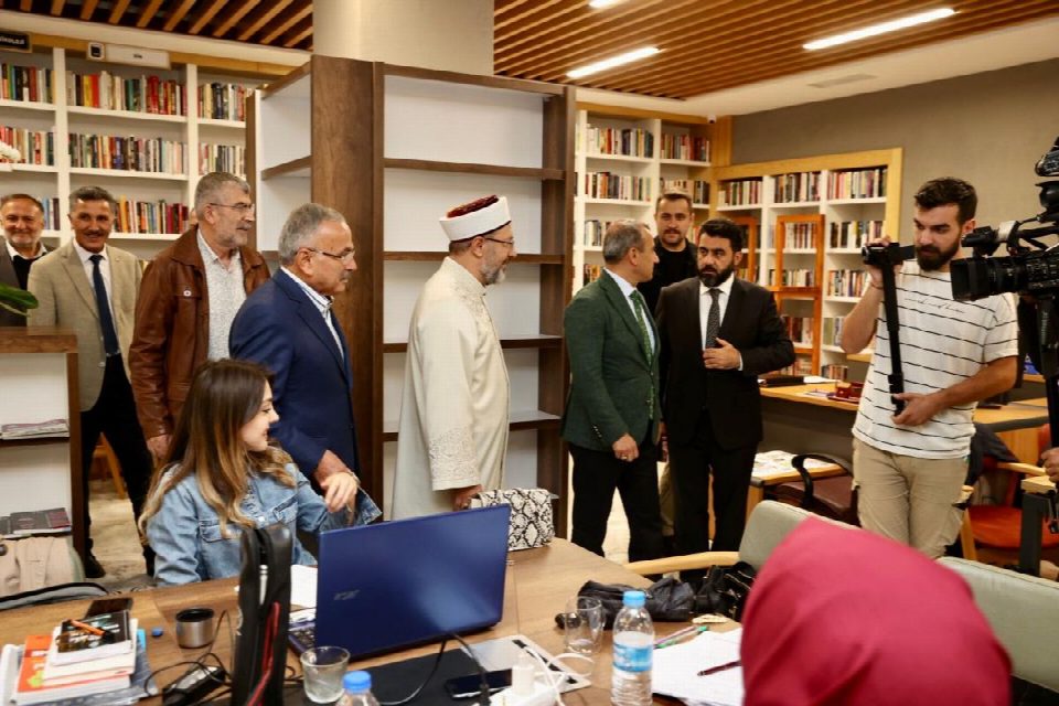 Başkan Erbaş, “Kütüphane çalışmalarını olumlu buluyorum”