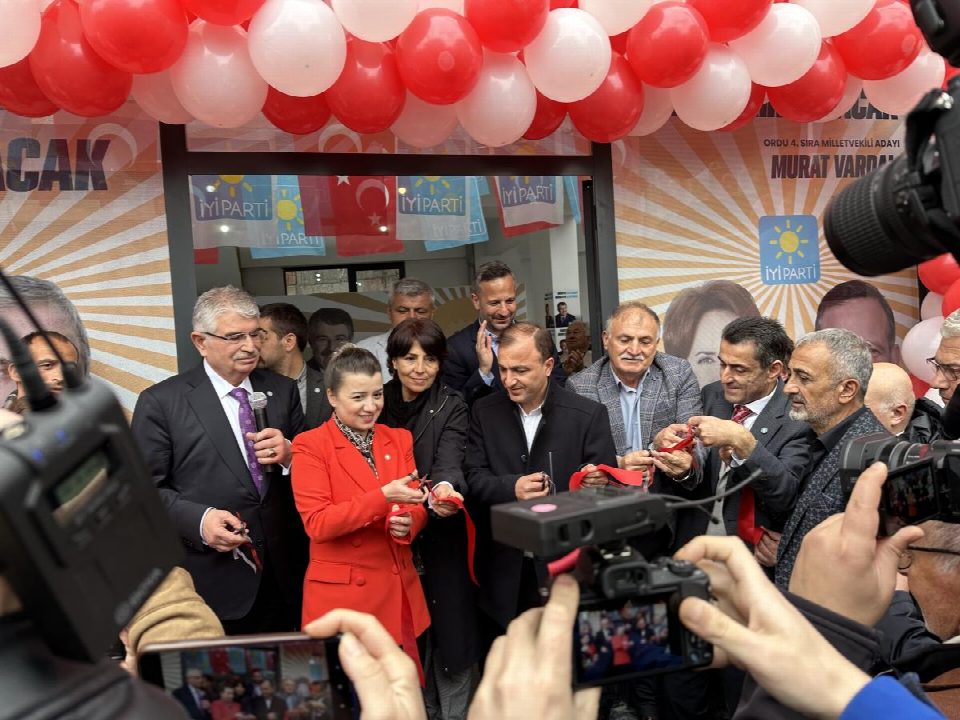 İYİ Parti Fatsa seçim koordinasyon merkezi açıldı
