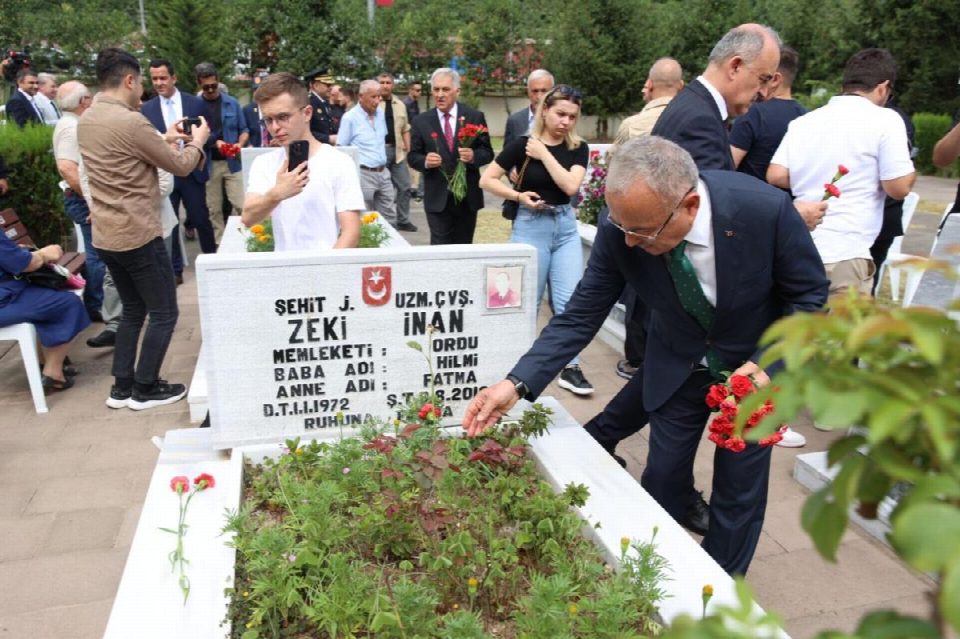 15 TEMMUZ ŞEHİTLERİ DUALARLA ANILDI