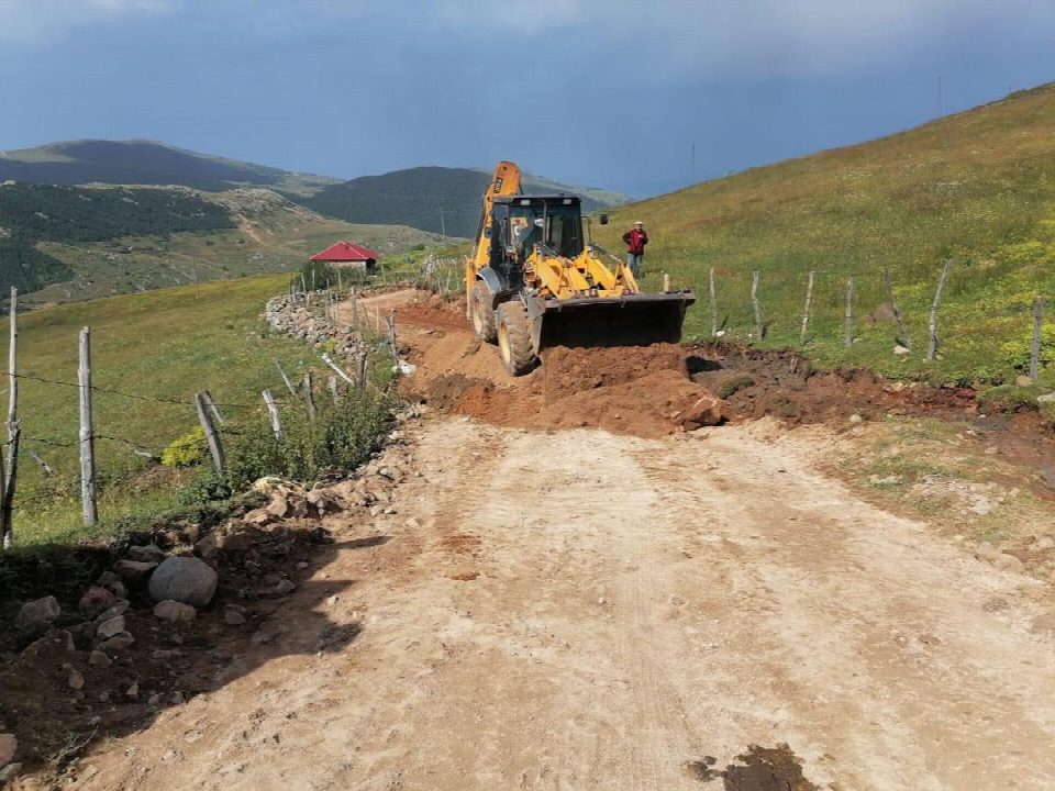 BÜYÜKŞEHİR YAYLA YOLLARINI ONARIYOR