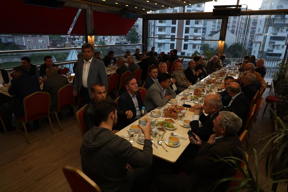 Çiftçiler gününde iftar programı