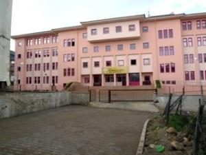KIZ TEKNİK VE MESLEK LİSESİ ÖĞRENCİLERİNE ANLAMLI YARDIM