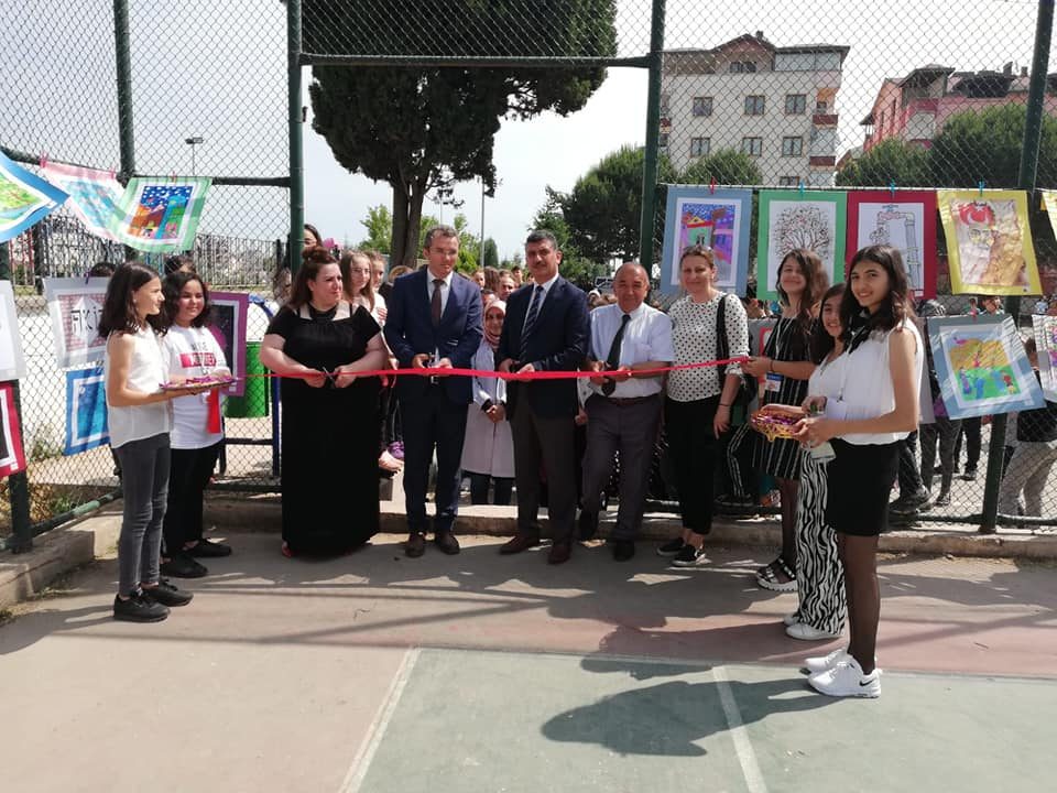 Öğrencilerin eserleri beğenildi