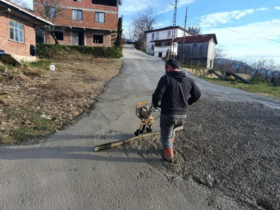 Fatsa belediyesi kırsalda hizmete hız kesmeden devam ediyor
