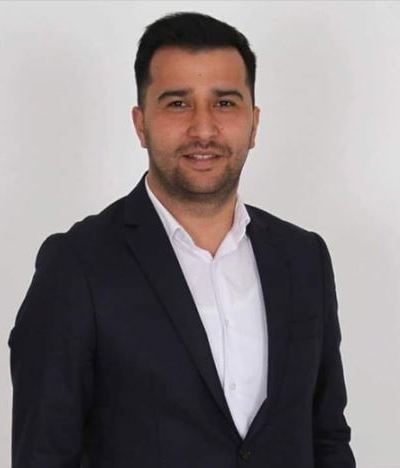 CHP ilçe başkanlığından istifa etmişti... Şimdide ailesiyle birlikte parti üyeliğinden istifa etti...