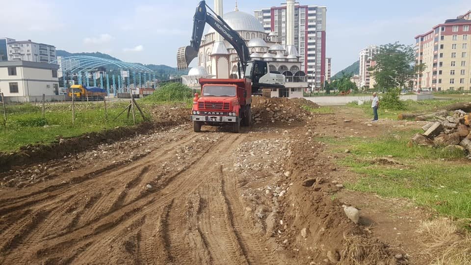 Ayazlı Mahallesinde Yeni yol açma çalışması
