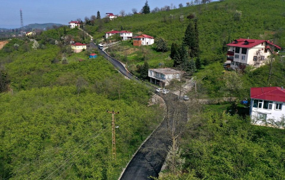 Altınordu’da grup yolu asfaltlanıyor