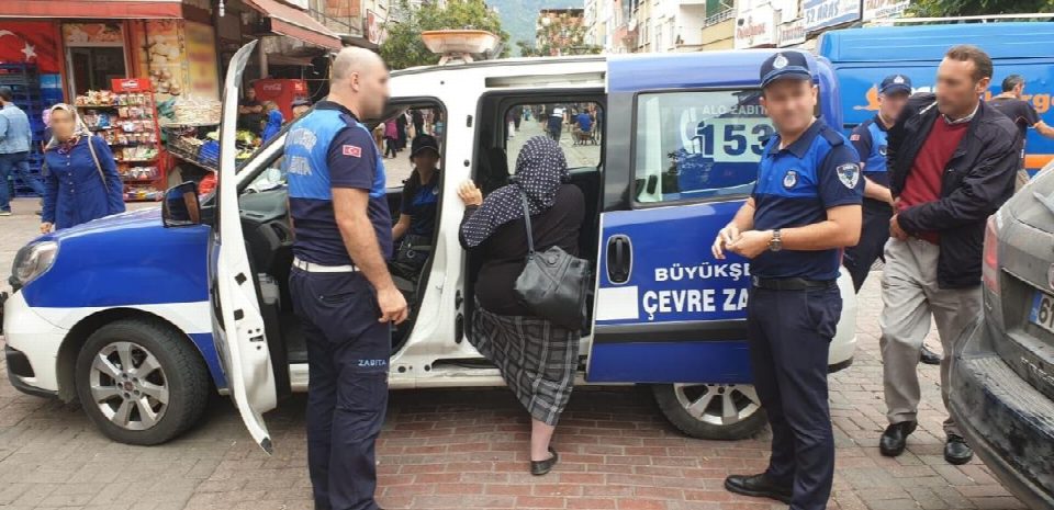 Büyükşehir zabıtasından 26 dilenciye müdahale