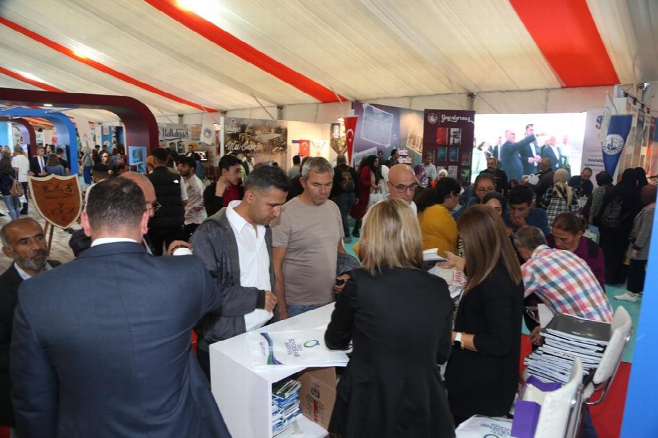 Ordu Büyükşehir standına ilk günden ziyaretçi akını
