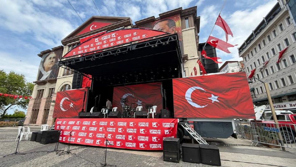 ‘Sevgi tırı’ yolculuğa başlıyor