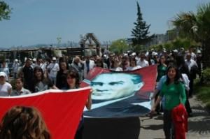 GENÇLİK YÜRÜYÜŞÜ YAPILDI