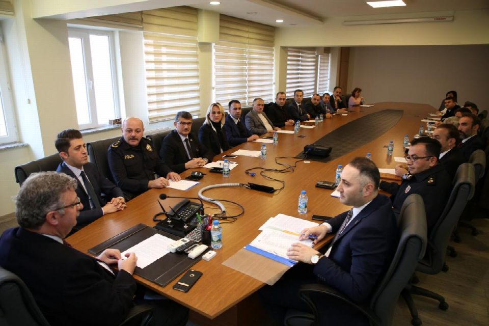 UYUŞTURUCU VE BAĞIMLILIKLA MÜCADELEDE KURUMLAR EL ELE VERDİ
