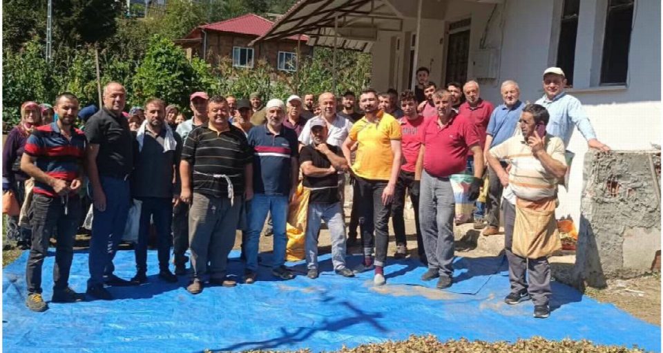 Mahallelilerden Vefat eden Komşularına vefa örneği