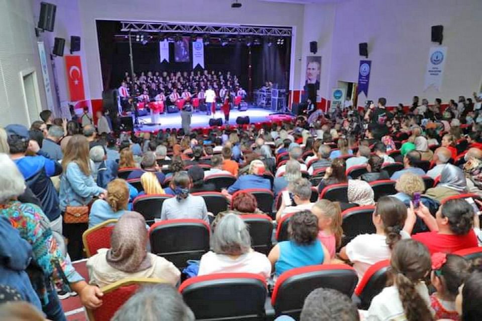“100. Yıl Manolya Kadın Korosu” THM konseri keyif verdi