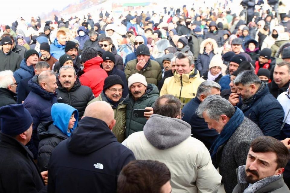 1700 rakımda kar festivali… Akkuş argan yaylası kış festivaliyle renklendi
