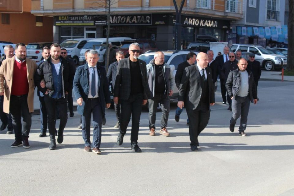VATANDAŞ EROĞLU’NA KUCAK AÇTI