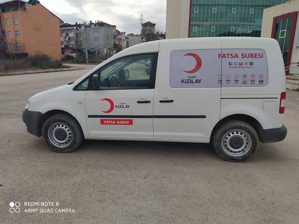 FATSA KIZILAY’A ARAÇ GÖNDERİLDİ