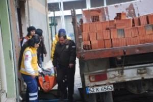 Baygın halde ailesini ve kendisini kurtardı