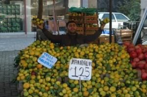 PAZARLARDA EN ÇOK SATILAN MEYVE MANDALİNA