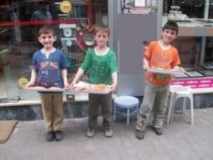 Fatsalı Minik Simitçiler