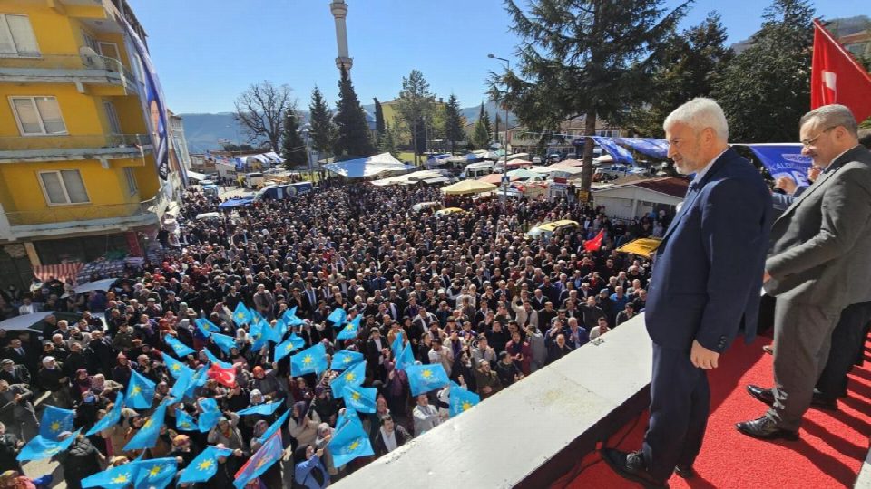 ENVER YILMAZ'DAN FESTİVAL GİBİ MİTİNG