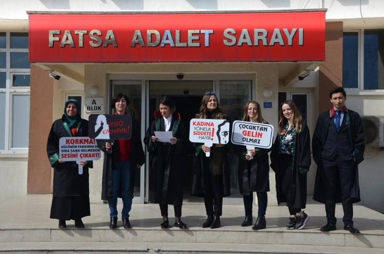 AVUKATLARDAN “KADINLAR GÜNÜ” AÇIKLAMASI