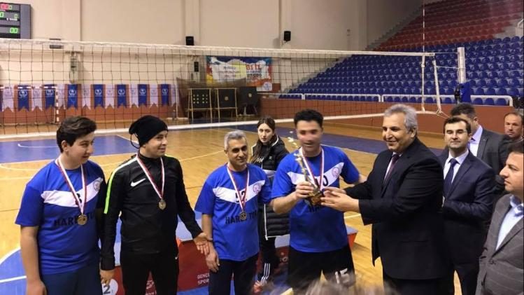 Fatsa’da turnuvanın şampiyonu Merkez Ortaokulu