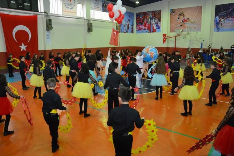 23 Nisan Ulusal Egemenlik ve Çocuk Bayramı kutlandı