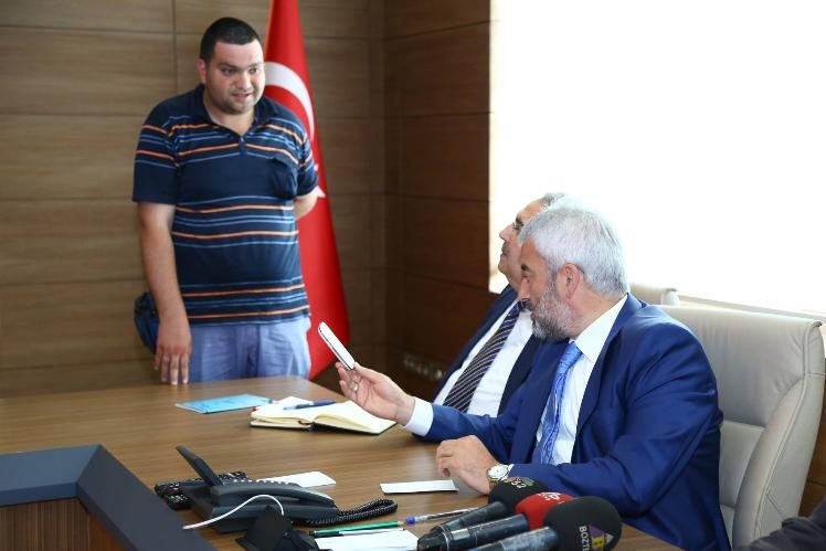 Halk gününe gelen 300 kişiden 200’ü iş istedi