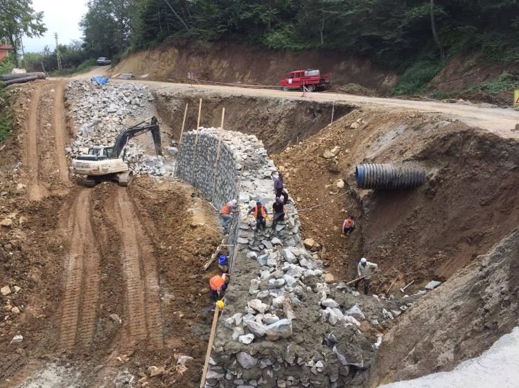 Ordu’da yol çalışmaları hız kesmiyor