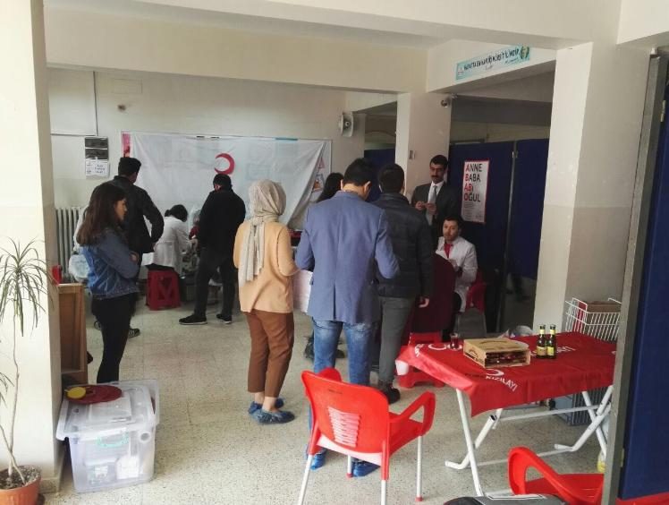 Fatsa'da öğretmen, öğrenci ve velilerden kan bağışı