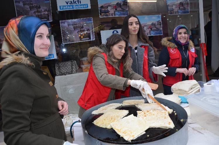 Mehmetçik Vakfı yararına kermes