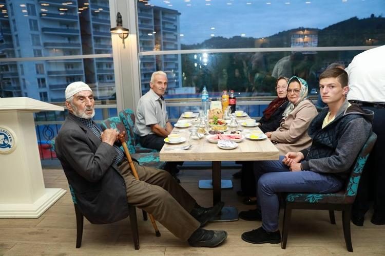 Aktepe: "Şehit ailelerimizin her zaman yanındayız"