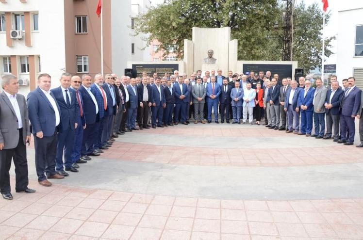 Bir maaşını kütüphane yapılması için bağışladı