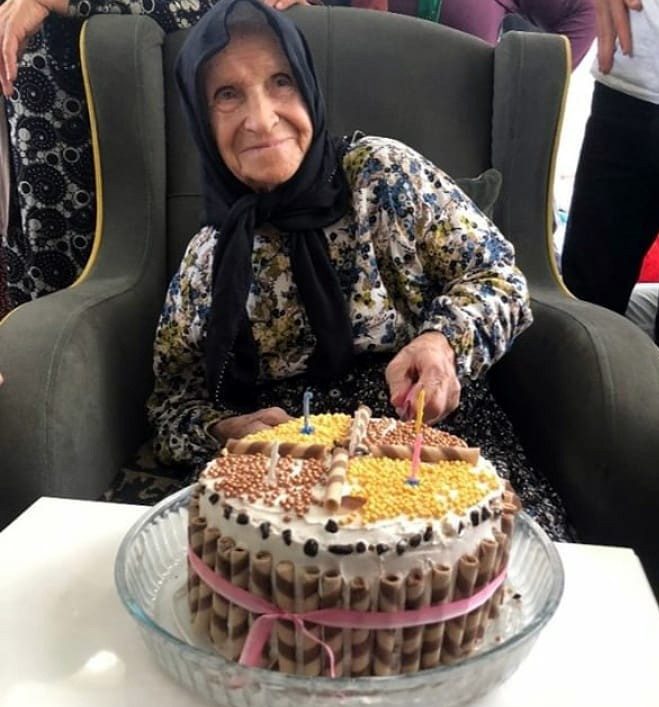 100 yaşına giren Ünzile nineye doğum günü