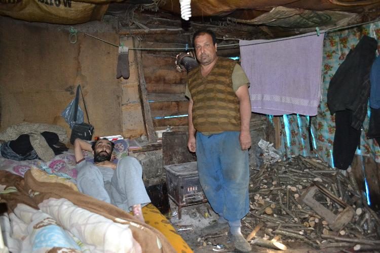 İKİ KARDEŞİN HARABE EVDE YAŞAM MÜCADELESİ