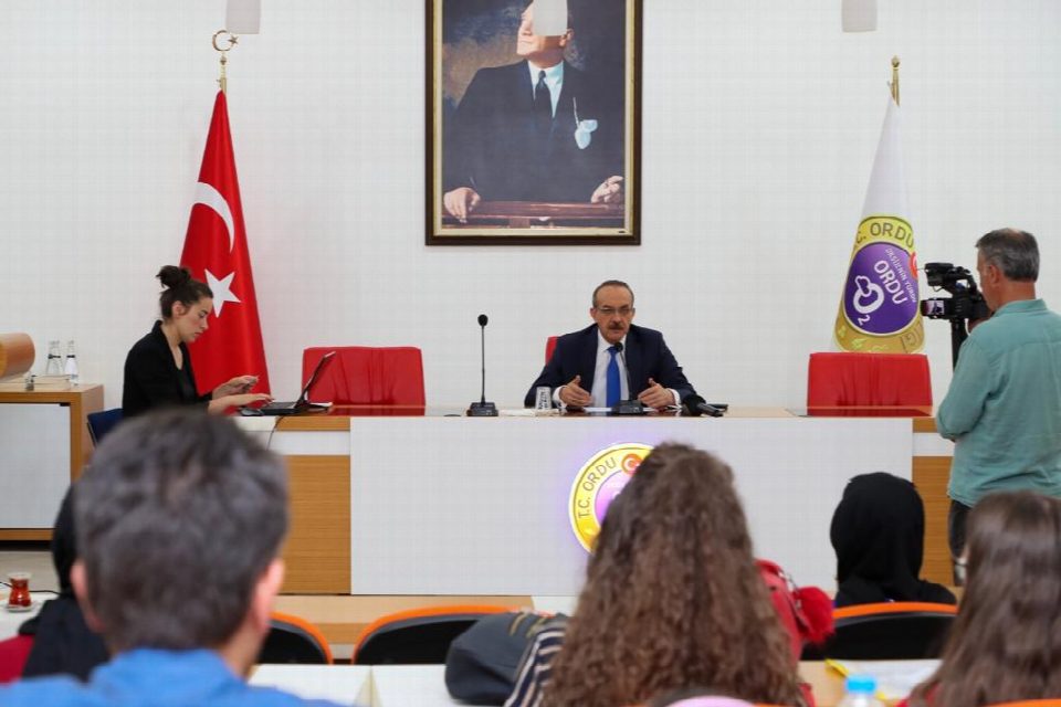 Halk Günü toplantısında istek ve taleplerini dinledi