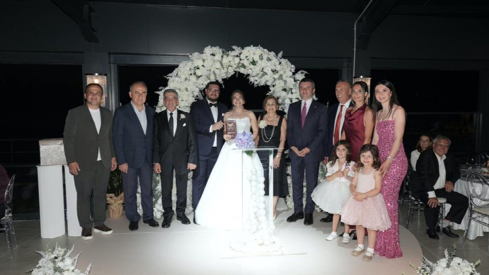 Işıl ile Melih, Fatsa ve İzmir’de düzenlenen iki görkemli düğünle dünya evine girdi