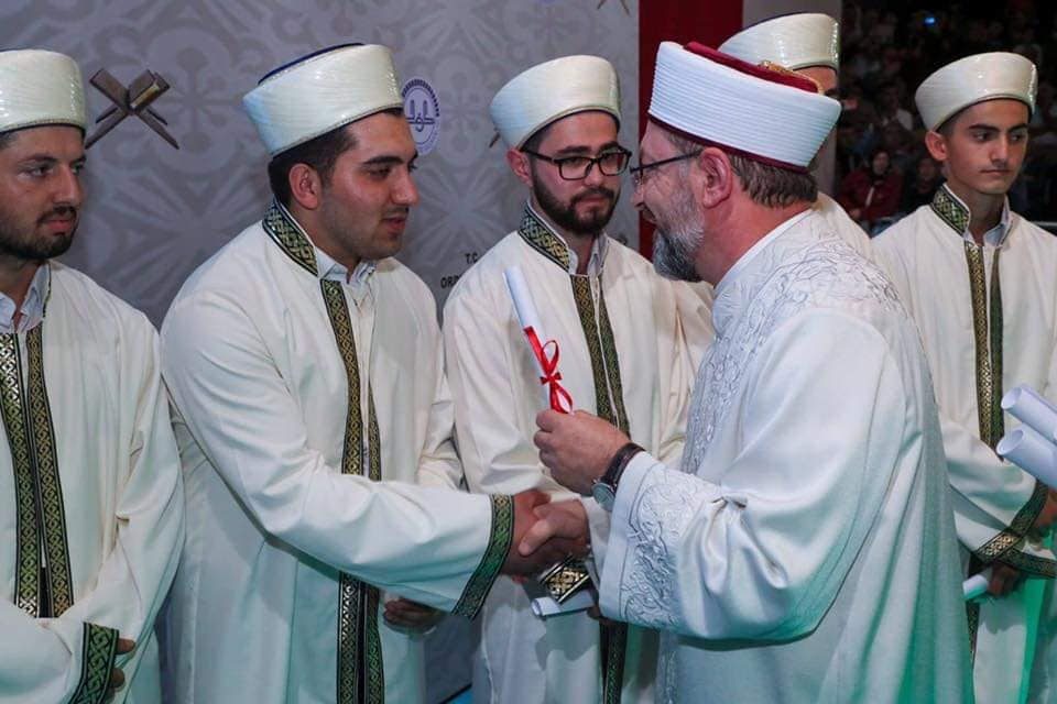 Erbaş, hafızlara seslend..."Diyanet teşkilatı sizi bekliyor"