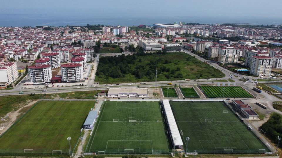 Spor Toto spor Kompleksi futbol sahaları yeni sezona yetişecek