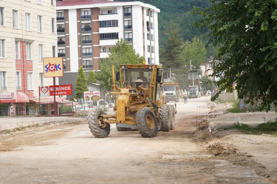 Ayazlı’yı güzelleştirecek üstyapı çalışmaları başladı