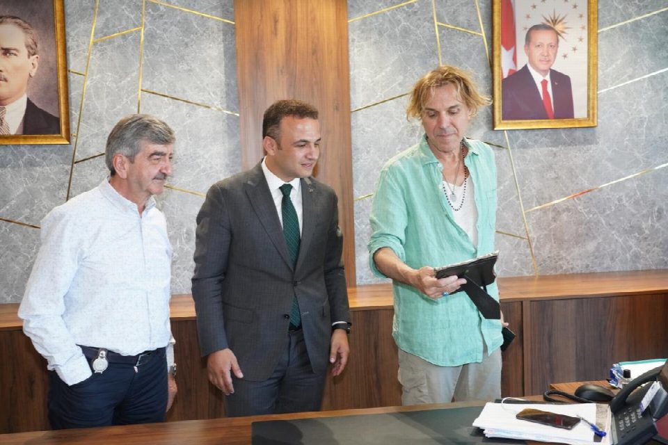Ünlü sanatçı Soner Arıca’dan 10. Çınar festivaline övgü