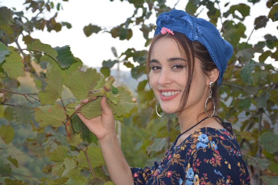 Pop sanatçısı Elif Kaya memleketi Fatsa’da hasret giderdi