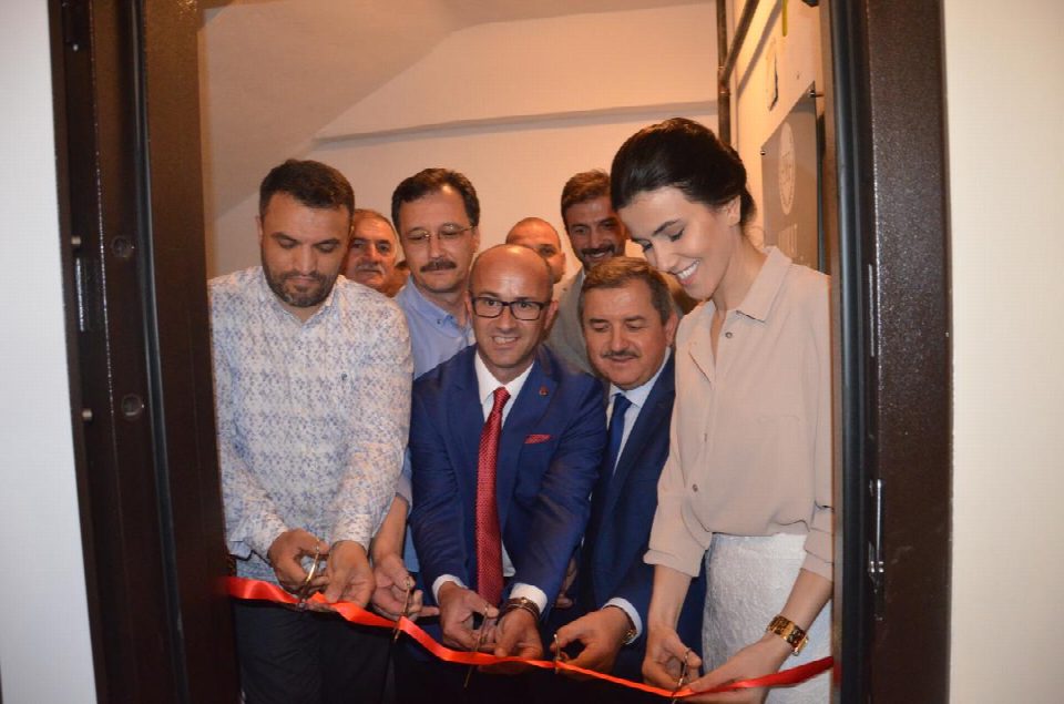 AVUKAT NAGİHAN KARAOĞLU AVUKATLIK BÜROSUNU AÇTI
