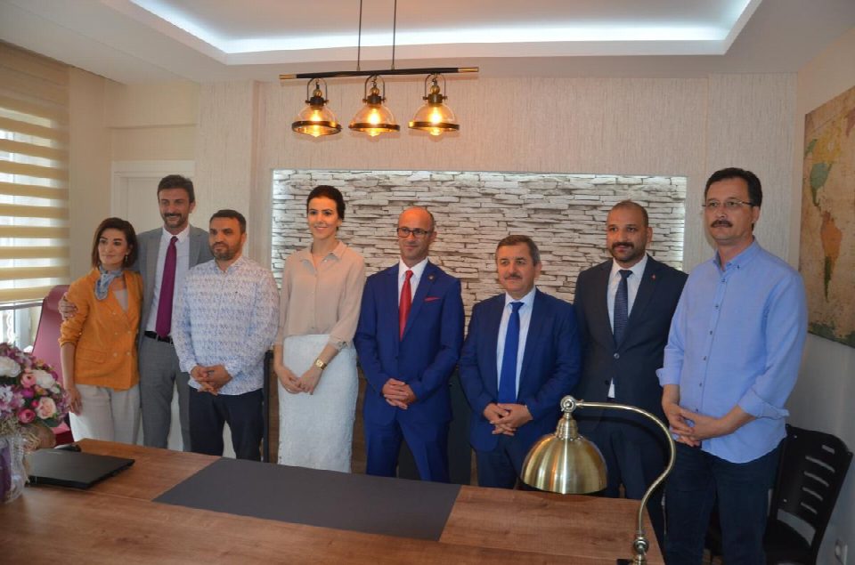 Avukat Nagihan Karaoğlu avukatlık bürosunu açtı