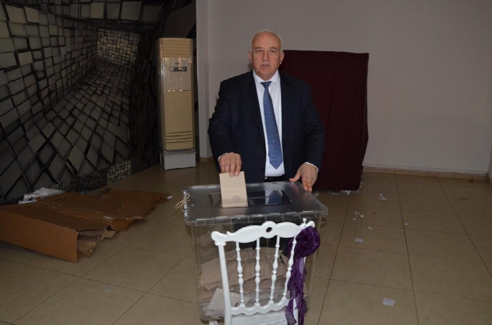 Başkan Muammer Küçüköksüz güven tazeledi