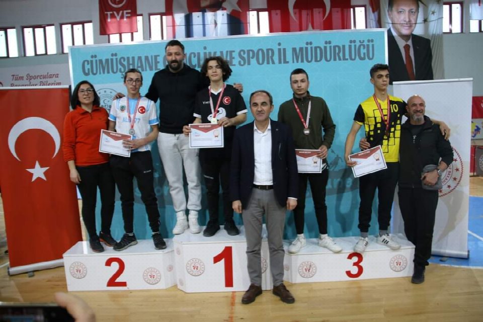 Ordu’dan 11 sporcu bilek güreşi finallerine hak kazandı