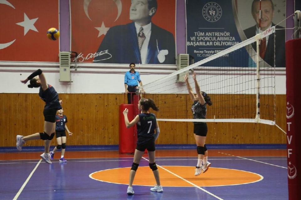 2024-2025 OKUL SPORLARI VOLEYBOL YILDIZ KIZLAR İL BİRİNCİLİĞİ TAMAMLANDI