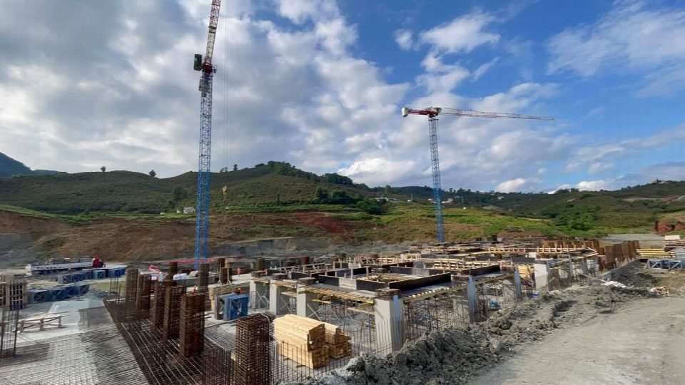Vali Sonel, Ordu Şehir Hastanesi inşaatında incelemede bulundu