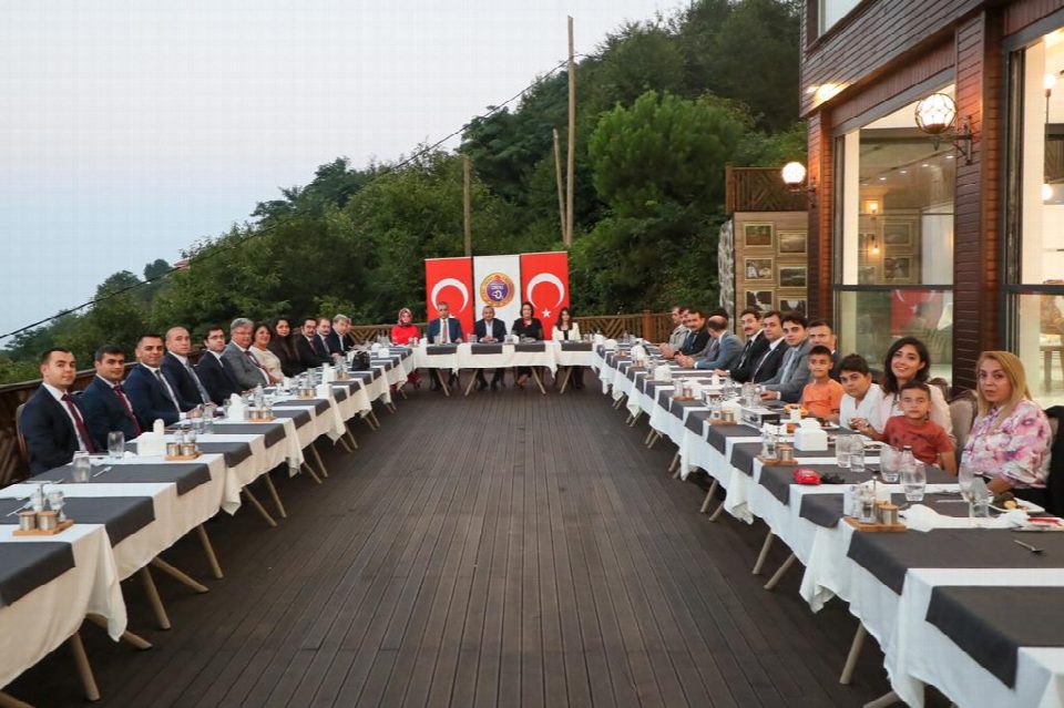 Vali Sonel, tayini çıkan Kaymakamlar onuruna veda yemeği düzenledi